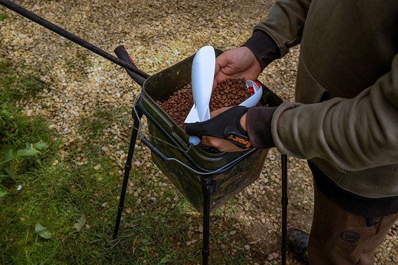 Fox SPOMB Single Bucket stand kit - with Optional 17L Buckets and Cuvette Tray.
