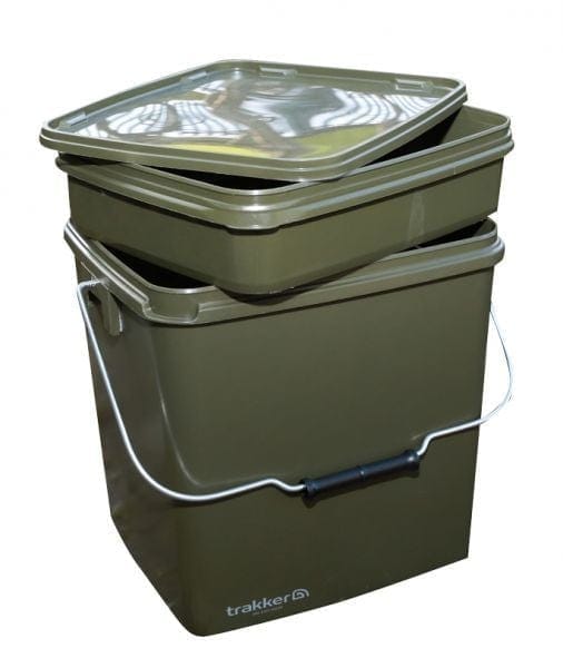 Trakker 13 Ltr Olive Square Container inc tray.